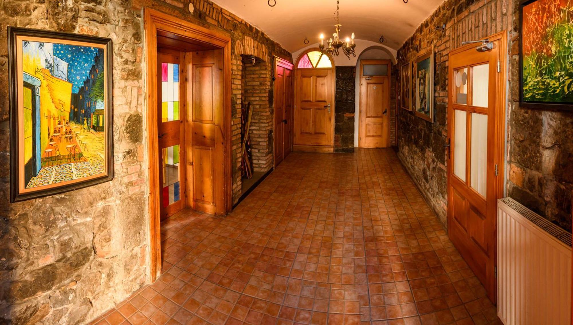 Laas Art Gallery Stari Trg pri Lozu Экстерьер фото
